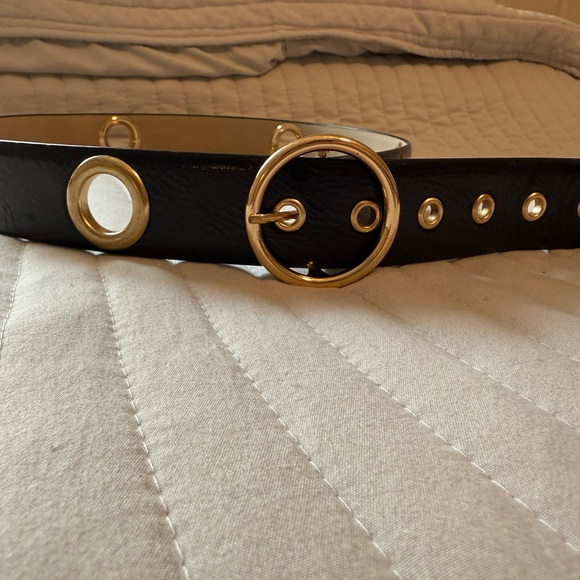Vince Camuto Gold and Black Women's Belt - Picture 1 of 3